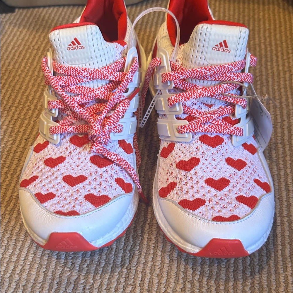 NWT Adidas boost valentines edition White and Red Heart running shoes 8 - Picture 10 of 12